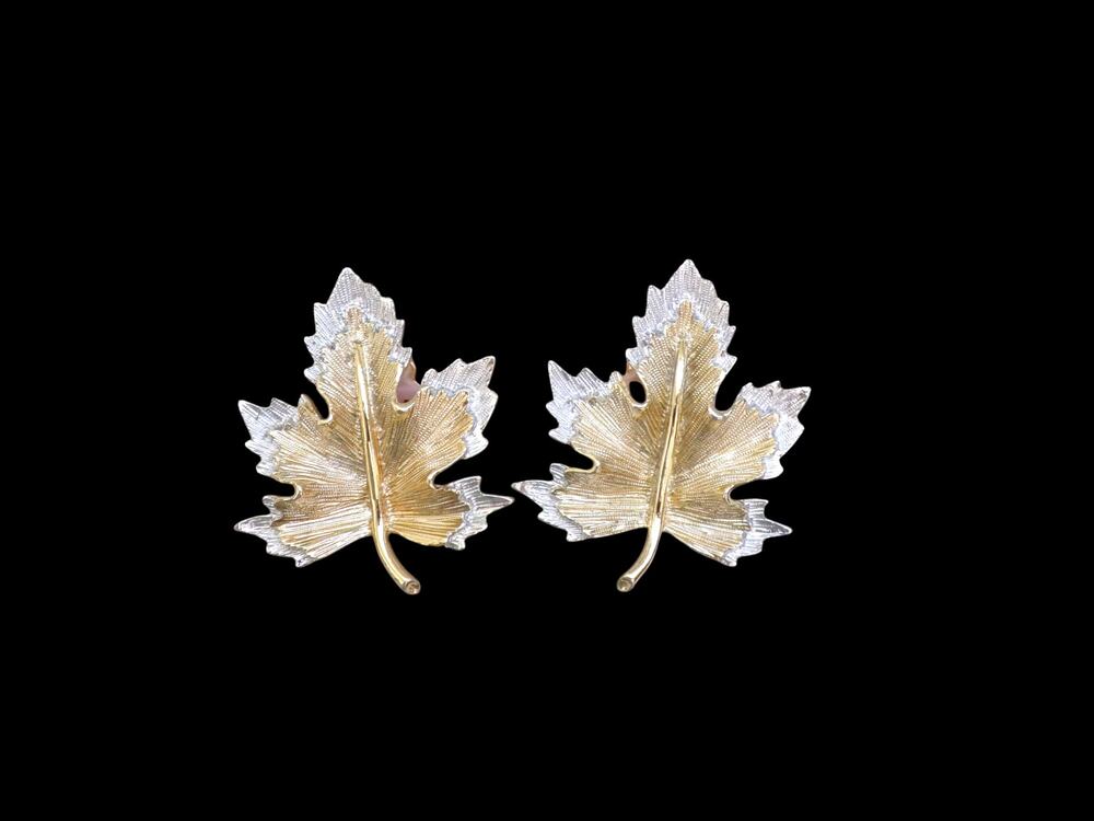 Vintage Sarah Coventry Textured Leaf Clip On Earrings 2 Toned Metal